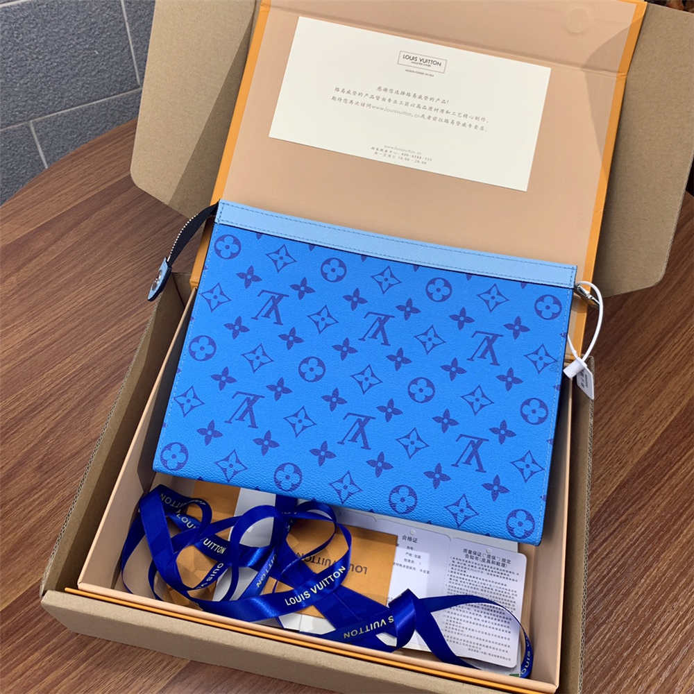 Louis Vuitton M30761 POCHETTE VOYAGE  27.0x 21.0x 3.0 cm 2025 new 